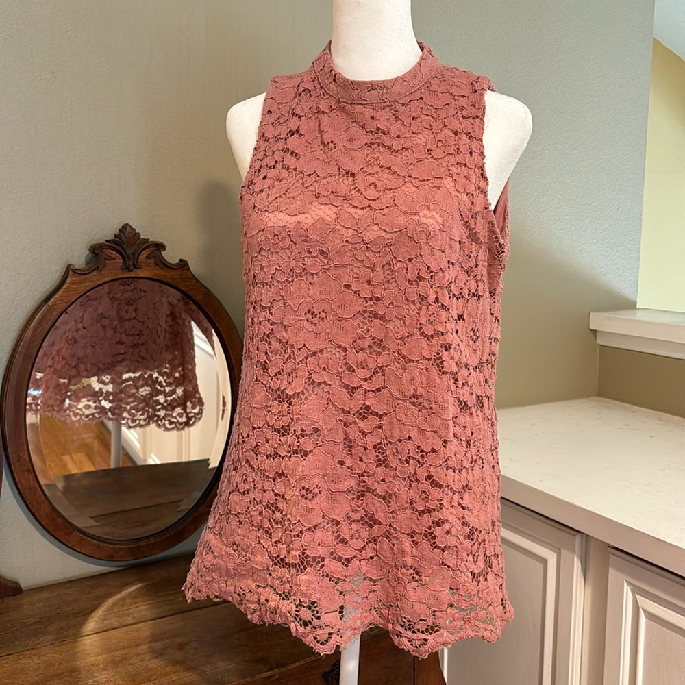 Rose & Olive Lace Sleeveless Top Rose Color Size Medium
